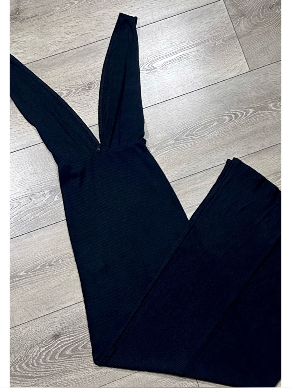 Forever 21 Contemporary Ribbed Plunging V-Neck Bodycon Maxi Dress